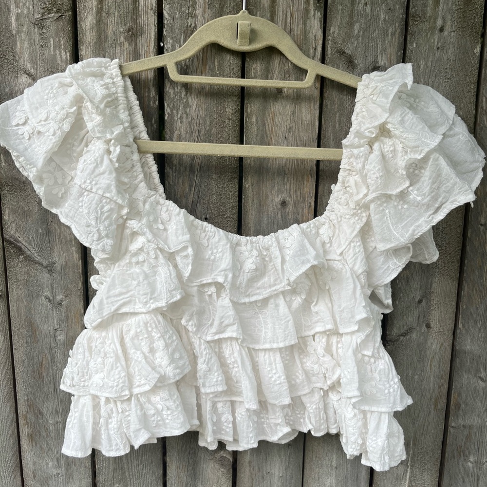 Stile by Per Lei Ruffle Lace Crop Top